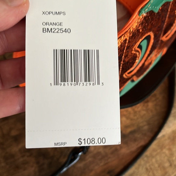 Betsy Johnson glow-in-the-dark pumpkin pocketbook, different face on each side - Picture 11 of 13